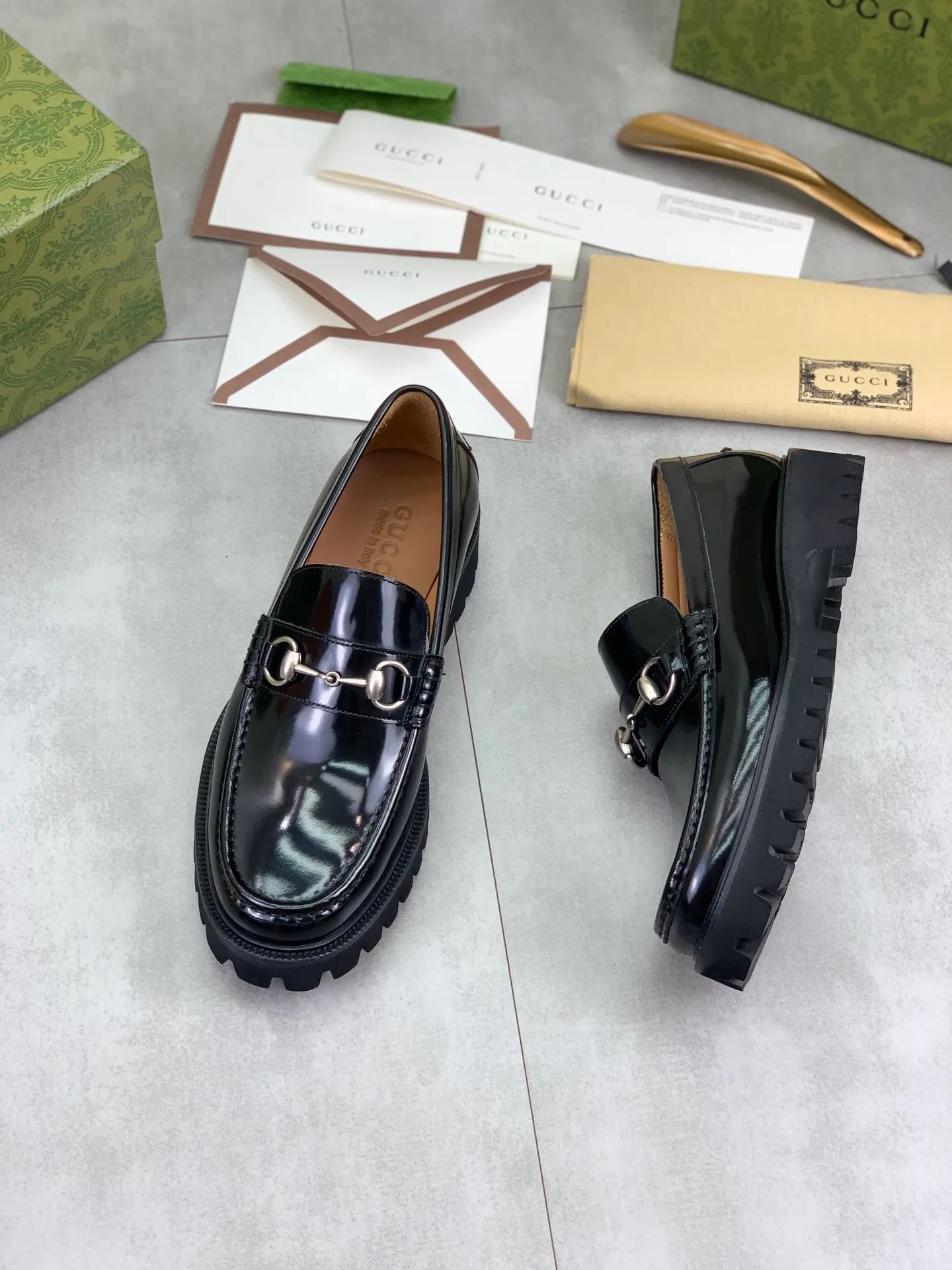 Factory price P840 💰💎💎💎Top version (original foam outsole) Brand: [GUCCi] Gucci's new business formal casual leather shoes Standard code: Men's size 39–45 (38 needs to be customized) Grade: Same style as the official website Original order quality Materials: Original open-edge beaded calfskin Water-dyed cowhide lining Original lightweight foam outsole Style category: Men's fashion Formal casual leather shoes, slip-on men's shoes series, young and fashionable, European and American trends, British style, casual matching, comfortable feet, color: multiple colors available, actual picture